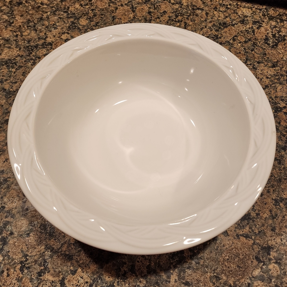 Pfaltzgraff Acadia White Ironstone Vegetable Bowl
